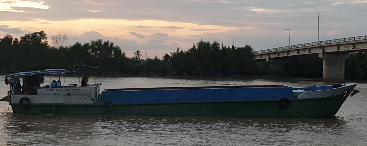 Tàu chở vật liệu 01 - Tải trọng 90 tấn