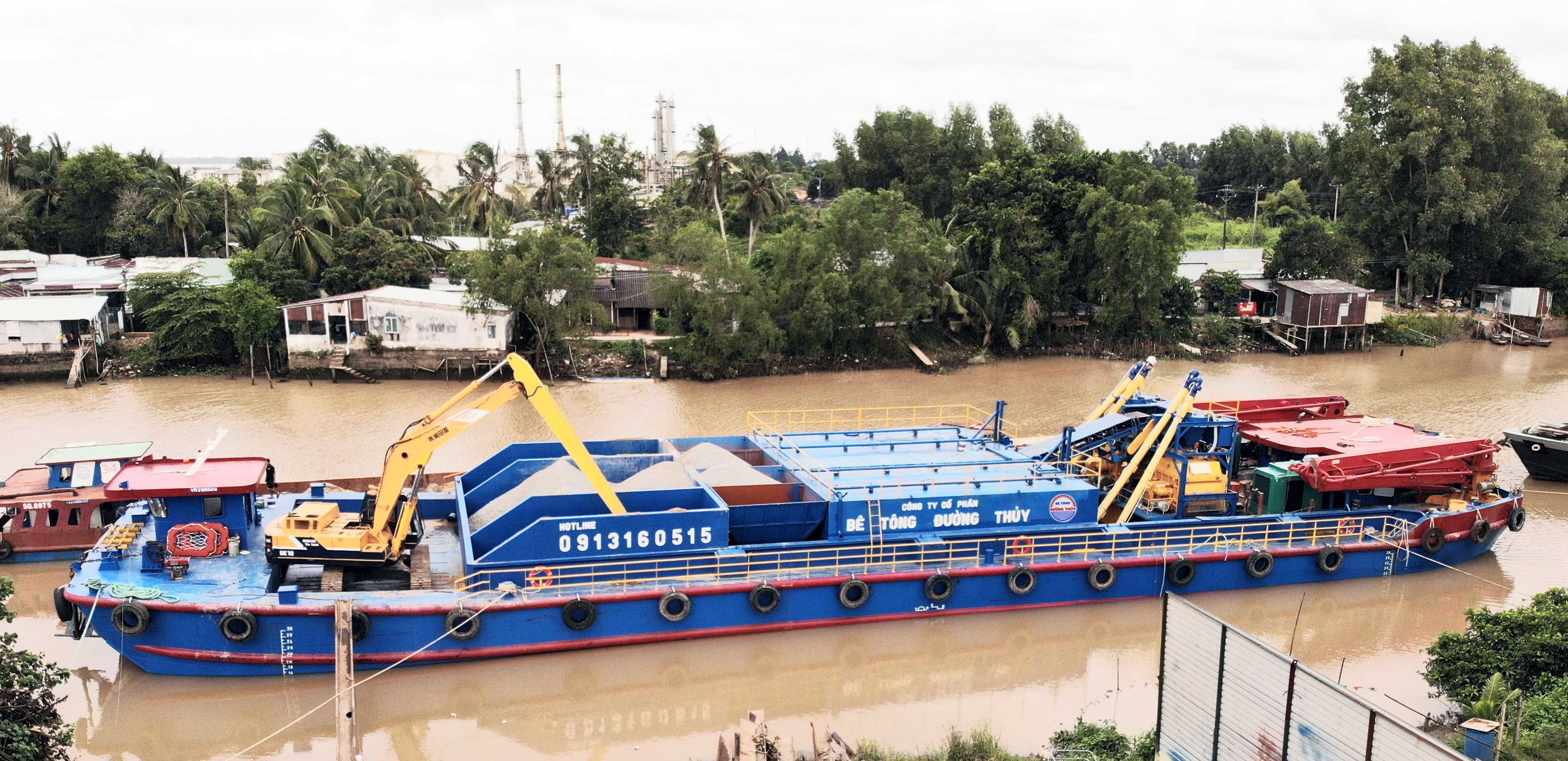 TÀU TRẠM TRỘN BÊ TÔNG SỐ 05